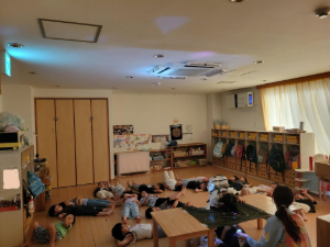 ４歳児　きりん組「プラネタリウムを作りました✡」