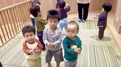 １歳児　電車ごっこをしたよ♪