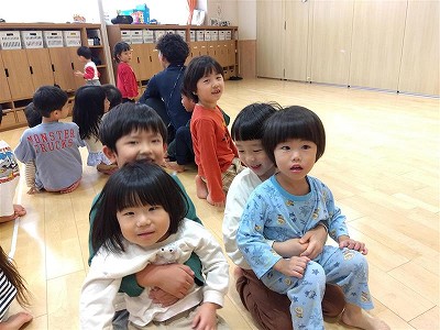 2歳児　お兄さんお姉さんと遊んだよ！！