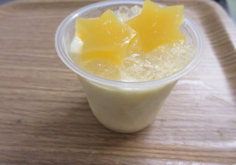 おやつももちろん!七夕です☆お星さまがゼリーでキラキラ輝いていました!