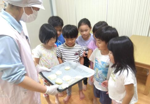５歳児　メロンパンクッキー作り