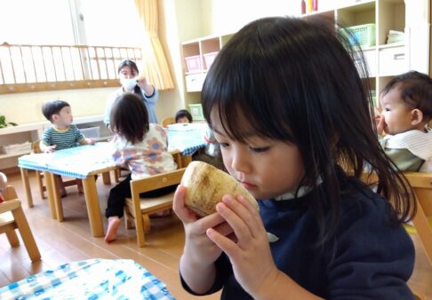 １歳児クラス　お野菜スタンプ