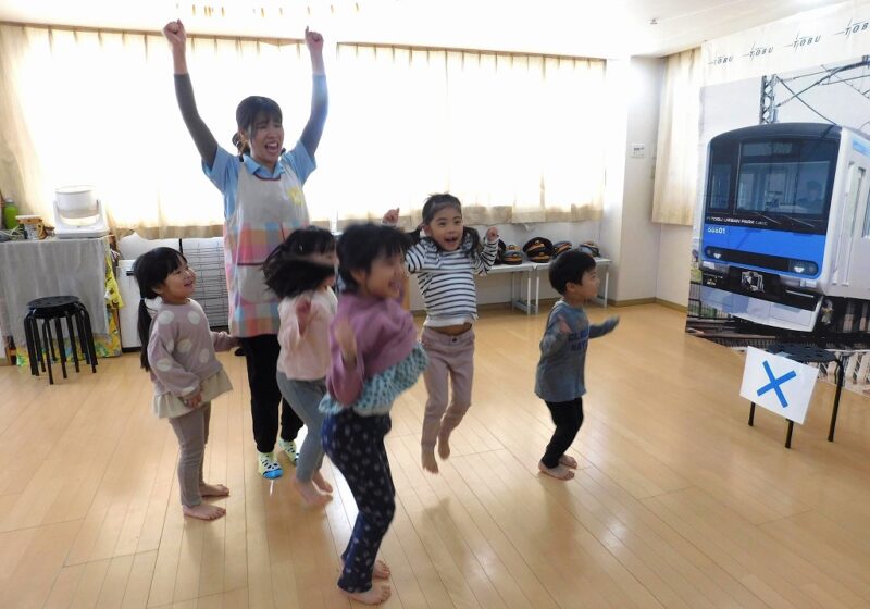 電車○×クイズも大盛り上がり！