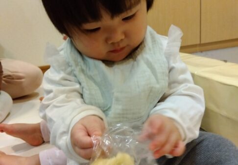 ひよこぐみ（０歳児クラス）☆食育