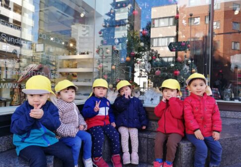 2歳児 *クリスマスツリー探し*