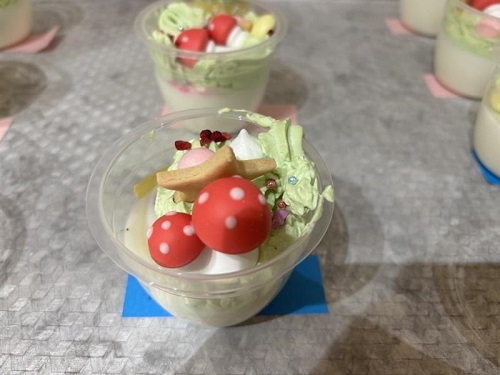 とてもかわいらしいクリスマスプリンができあがりました👏