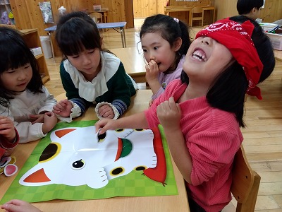 １月５日（月）１０時～
お正月会があります。
良かったら遊びに来て下さいね！園見学も出来ます。
対象年齢：０歳～５歳児
ご連絡は下記番号までよろしくお願いします。
℡０３－５２２７－７５２０