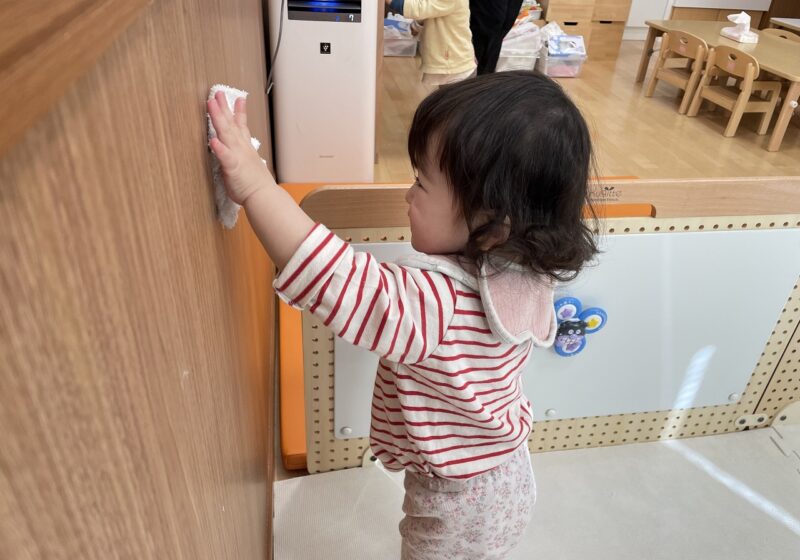壁もふきふき♪