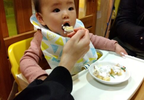 ひよこ組（０歳児クラス）☆１月誕生日会