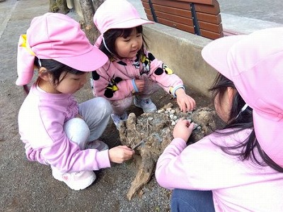 3歳児　公園で遊ぶの大好き！