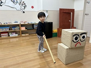 ダルマ落としにも挑戦！おおきい！