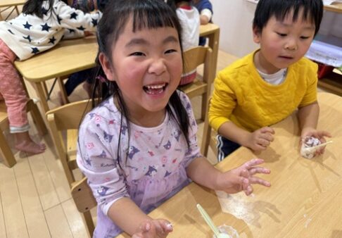 4歳児　きりん組　「あわあわ大実験！」