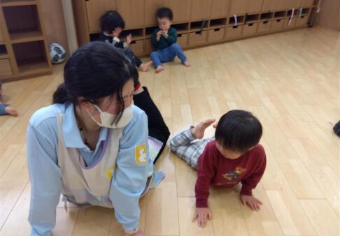１歳児　大好きなリトミック！