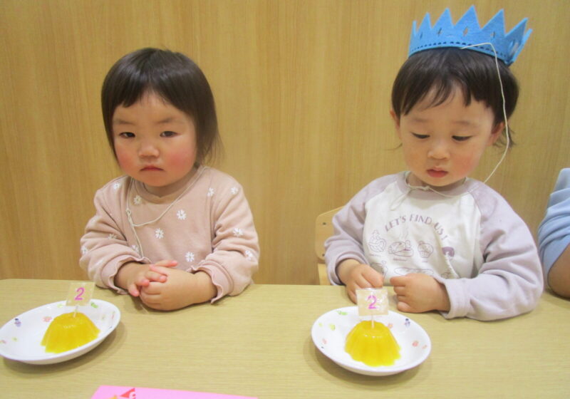 お誕生日おやつ、おいしいね♡