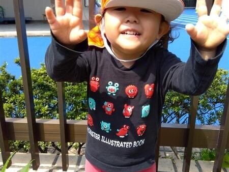 ２歳児　ぱんだ組　「お外気持ちいい～！」
