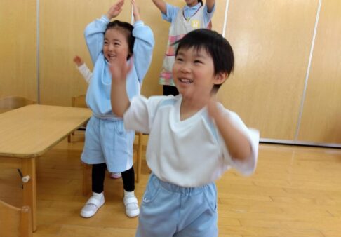 3歳児クラス「英語教室♪」