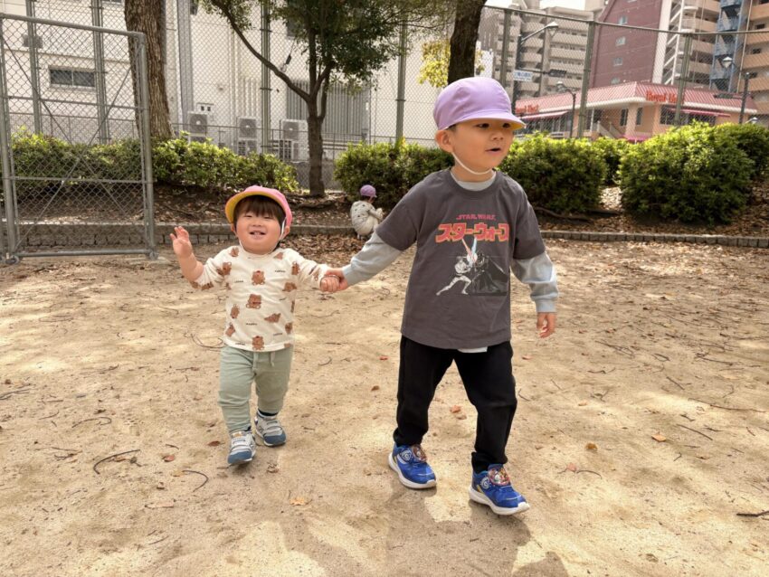 愛情いっぱいの丁寧な保育を行います。