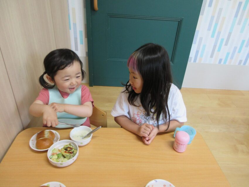 昼食（完全給食）