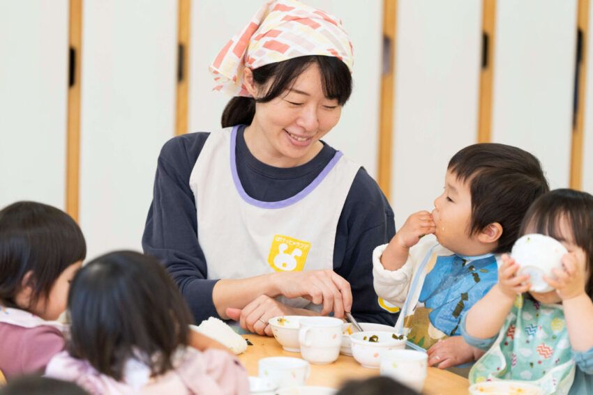 園内手づくりの“あたたかい給食”