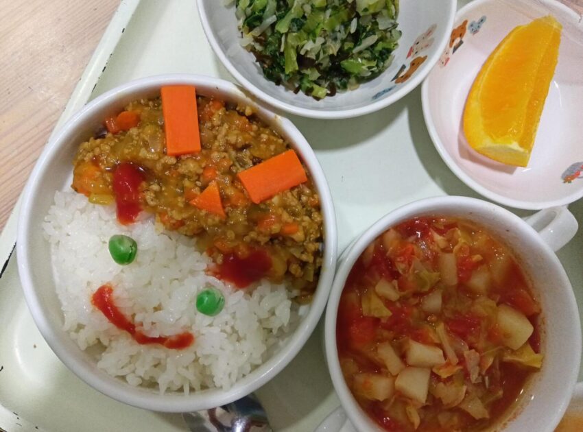 栄養士による自園調理の美味しい給食