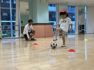 専門学校でサッカー教室