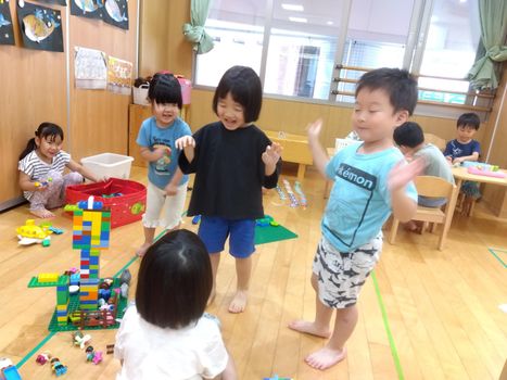 踊りの練習も欠かさないゾ！