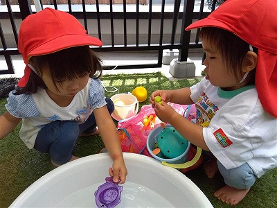 1歳児　今年初めての水遊び！！