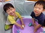 2歳児クラス「水遊び」