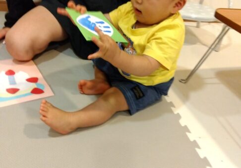 ひよこ組(0歳児クラス)☆5月誕生日会