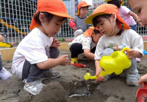 3歳児　泥遊び☆