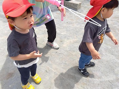 １歳児　お散歩