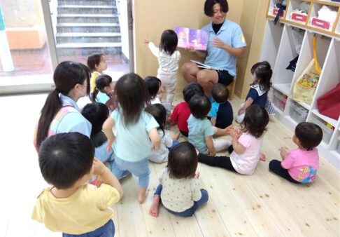 【1歳児クラス】元気なあいさつで一日がスタート！