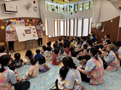美味しそうな食べ物に変身していく様子をワクワクしながら見ている子どもたち✨